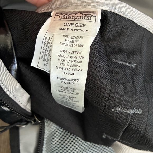 Patagonia Black Hole Duffel Bag 70L - Picture 11 of 12